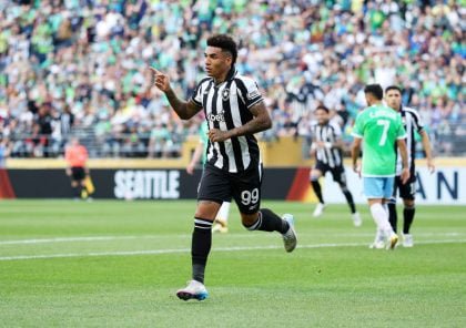 Igor Jesus responde se jogaria no Flamengo e reforça identificação com o Botafogo