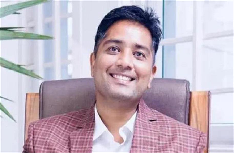 ed s disclosure about former cm s son said he was the head of the liquor scam