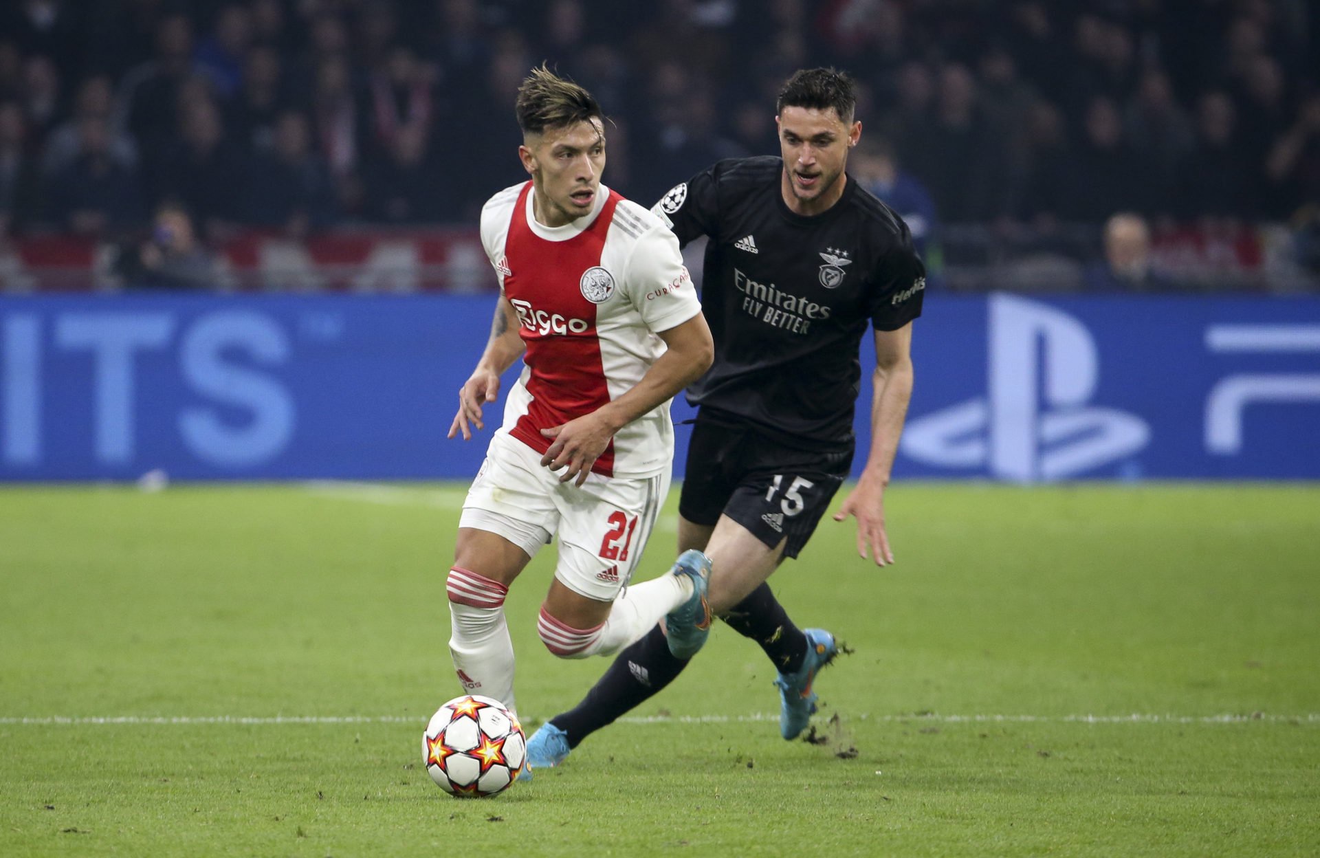 AFC Ajax v SL Benfica: Round Of Sixteen Leg Two - UEFA Champions League