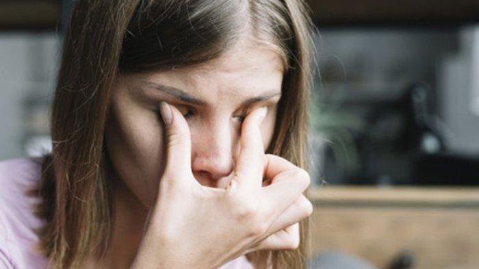 ilustrasi seseorang yang mengalami gangguan penglihatan