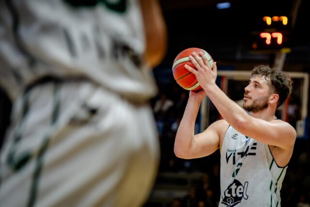 Oger tente sa chance de loin. (©  Romain GARION)
