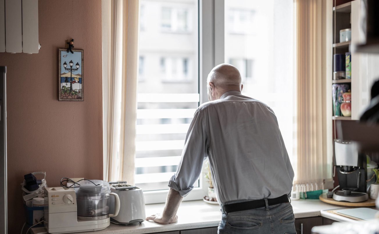 Unigrwydd yn brathu ar ôl ysgaru