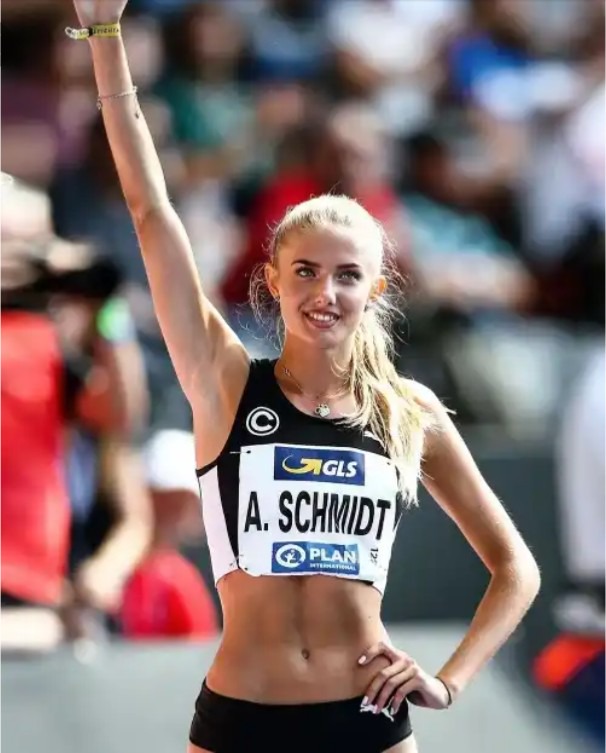 Meet Beautiful Alica Schmidt A 21 Yr Old New Fitness Coach Of Borussia Dortmund Opera News