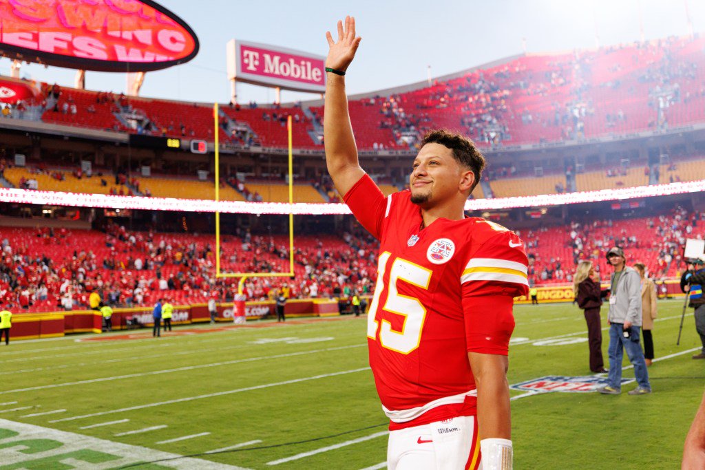 Los Angeles Chargers v Kansas City Chiefs