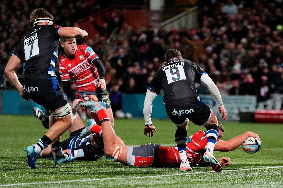 Gloucester Rugby's Freddie Thomas (right) scores a try during the Gallagher PREM Rugby match at Kingsholm Stadium, Gloucester.
