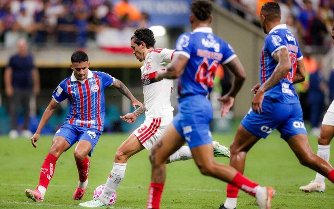 Pulgar é apenas um dentre nove pendurados do Flamengo contra o Atlético-MG