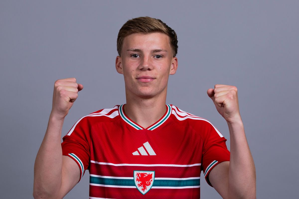 Wales youth international and former Manchester United youngster Louie Bradbury