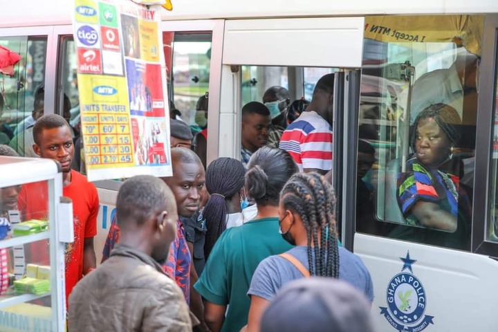 Photos: Ghanaians praise IGP Dampare for providing transport to stranded passengers amidst strike. 57