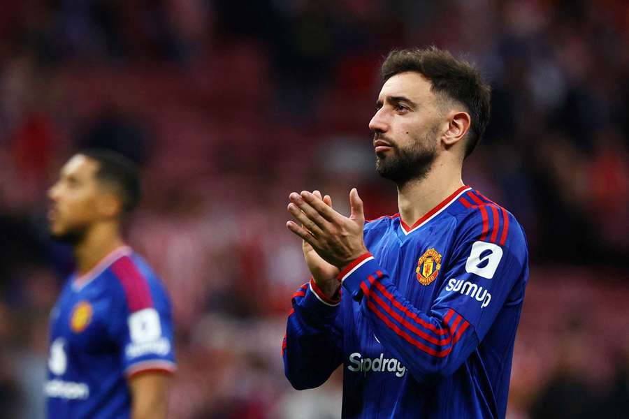 Bruno Fernandes "now expected to feature against Chelsea" after talks with Carrick