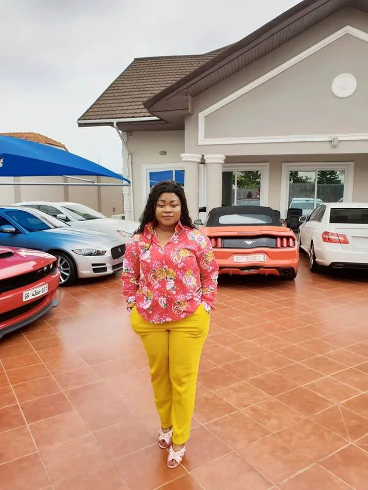 Over 10 cars: Bofowaa shows off her luxurious cars in new photos