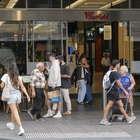 Staff and shoppers return to ‘somber’ Sydney shopping mall 6 days after mass stabbings