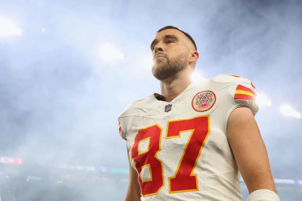 Oct 25, 2026; Seattle, Washington, USA; Kansas City Chiefs tight end Travis Kelce (87) walks off the field after a loss against the Seattle Seahawks at Lumen Field. © Joe Nicholson-Imagn Images