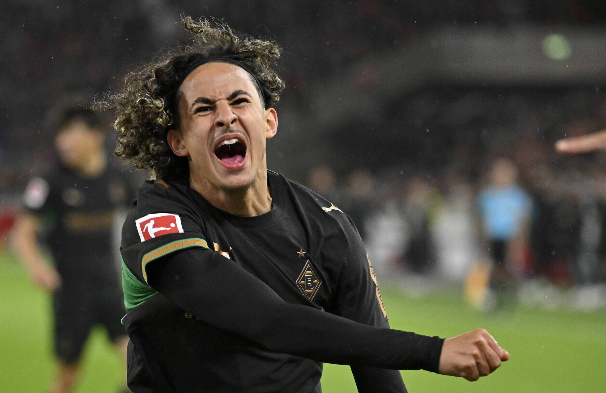  Wael Mohya lieferte in Stuttgart unter anderem die Vorlage zum 2:1 durch Shuto Machino. In dieser Szene feiert der 17-Jährige seinen Assist. 