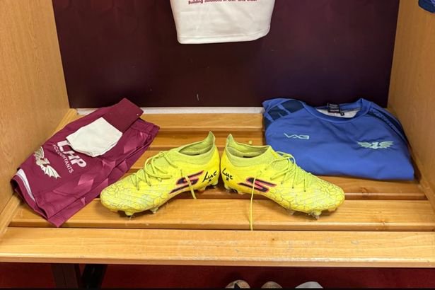 Gareth Davies' boots with Luc's name written on them