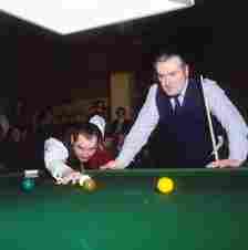 Eddie Sinclair (right) February 1979 Scottish snooker player playing a match with Ray Reardon
O/S C/T Eddie Sinclair
