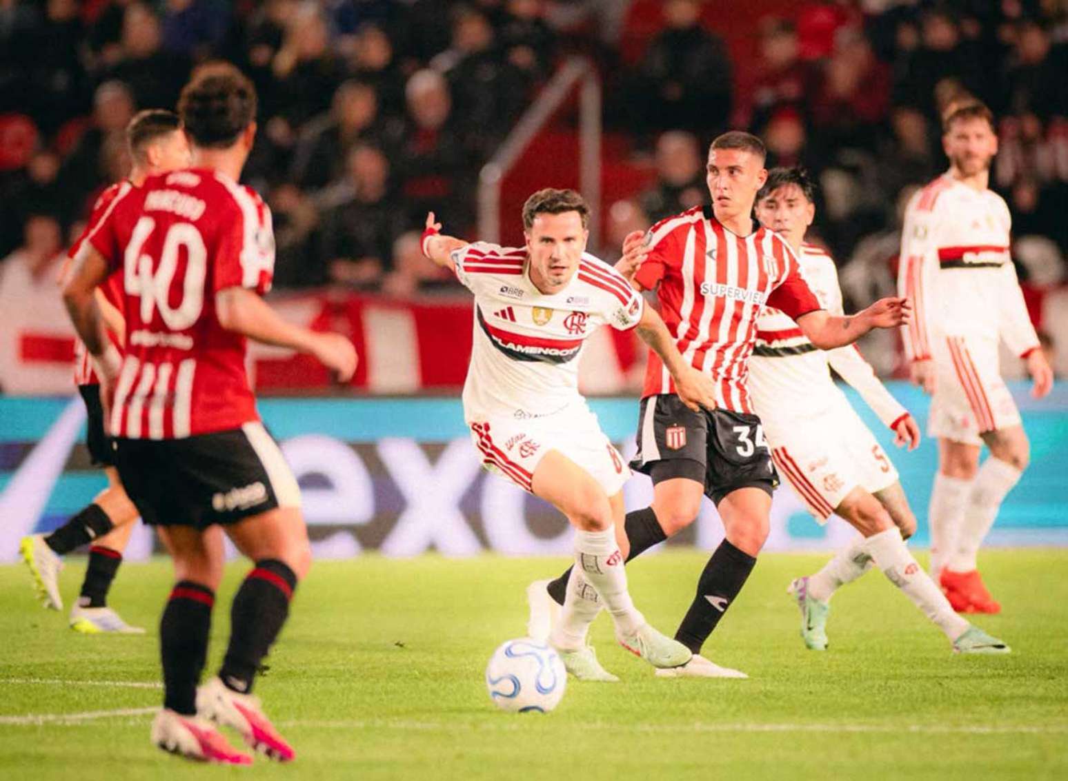 Flamengo depende de uma simples vitória para avançar na Libertadores –