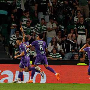 Sporting 1-1 SC Braga A primeira de seis vantagens desperdiçadas pelo Sporting em 2025/2026: corria a jornada 8, em Alvalade Suárez fez o 1-0 e o SC Braga empatou aos 90+7', por... Zalazar, de penálti! - Foto: IMAGO