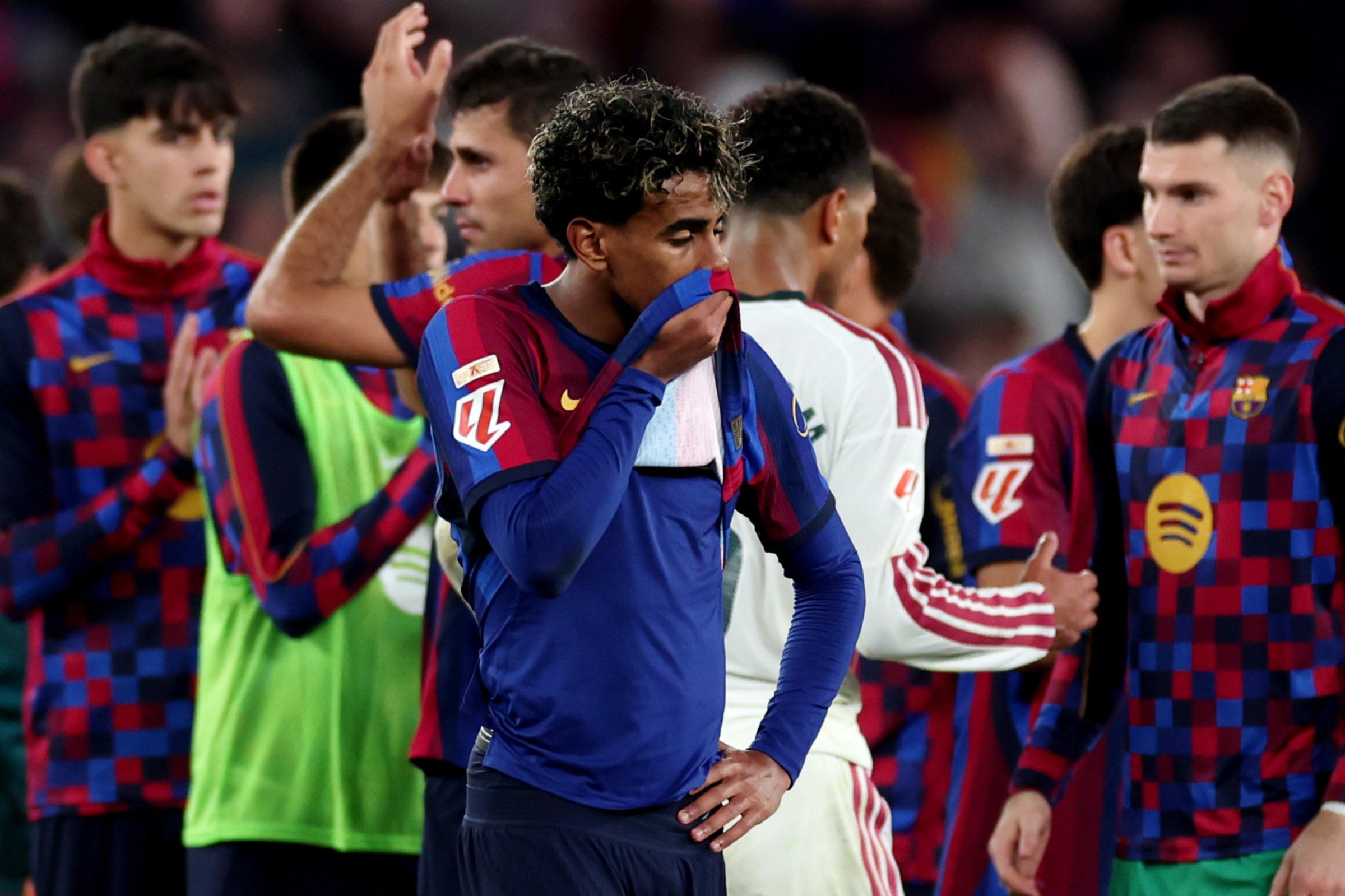 BARCELONA, SPAIN - OCTOBER 25: Lamine Yamal of FC Barcelona disappointed during the LaLiga EA Sports match between FC Barcelona v Real Madrid at the Camp Nou on October 25, 2026 in Barcelona Spain (Photo by David Ramirez/Soccrates/Getty Images)