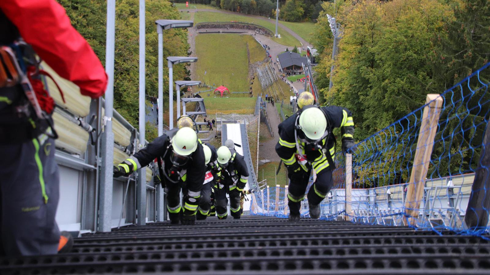 Feuerwehr-Schanzenlauf in Oberstdorf