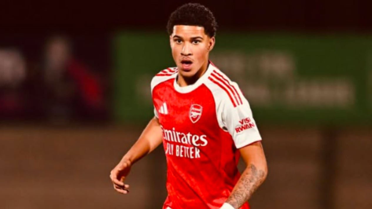 Pemain arsenal demiane agustien gemini