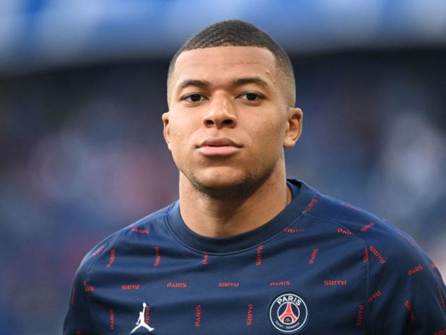 top-5-fifa-richest-footballers-players-in-the-world-2022-chezaspin