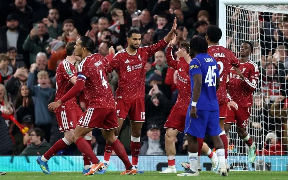 Liverpool bateu o Chelsea nas quartas de final da Copa da Liga Inglesa
