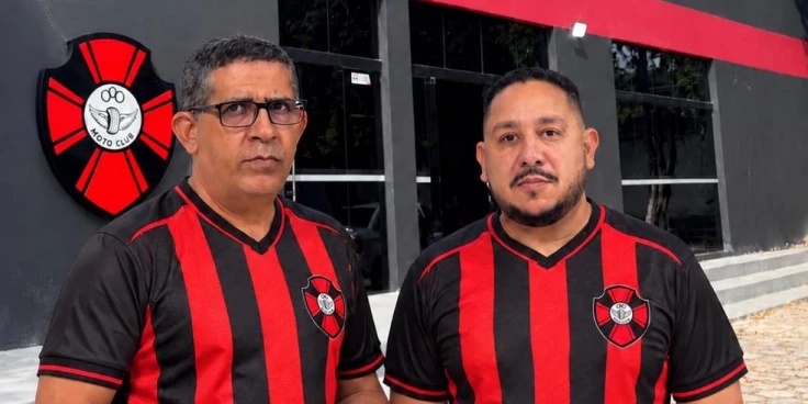 Luís Carlos Matos Almeida e o executivo Leonardo Rosa (Foto: Divulgação)
