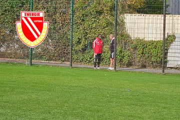 Am Trainingszaun: Was bespricht der Wollitz-Berater mit diesem FCE-Akteur?
