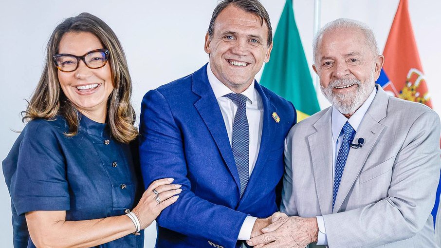 O sérvio Petkovic, ídolo do Flamengo e do Vitória, nunca escondeu sua admiração por Lula