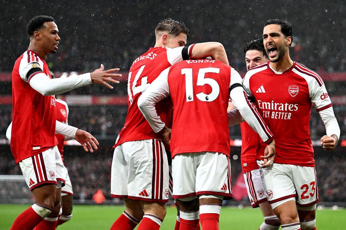 Arsenal beat Everton