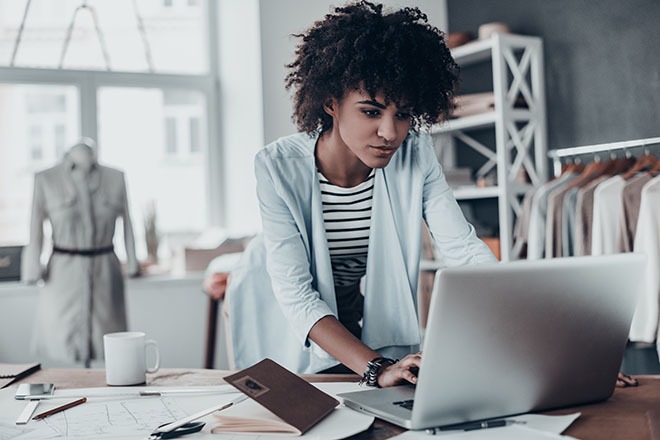 6 Ways to Stay Healthy When You Sit at Your Desk for More Than 8 Hours | Fashionisers©