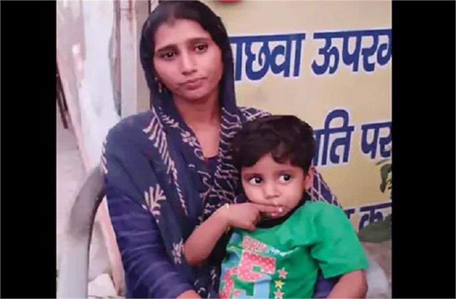 woman reached to jump in canal with child