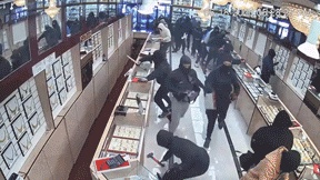 california jewelry store robbery indian american owner kumar jewellers million dollar heist viral video news i