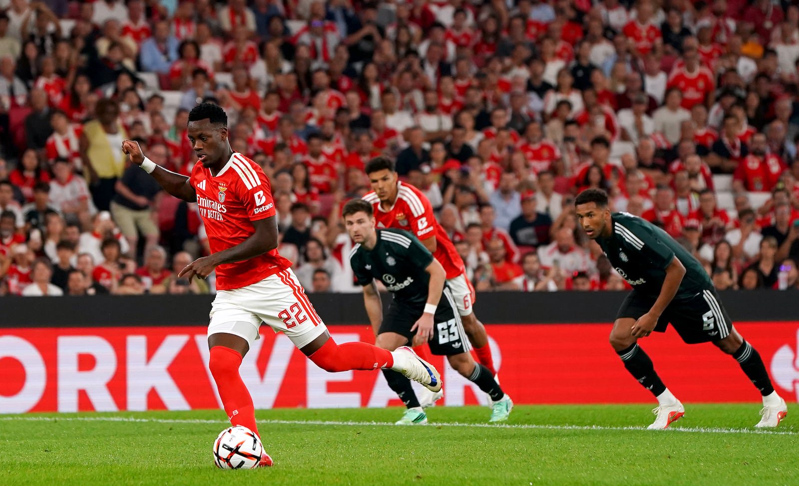 Jhon Durán scores Benfica’s opening goal against Celtic. Photograph: Gualter Fatia/Getty Images