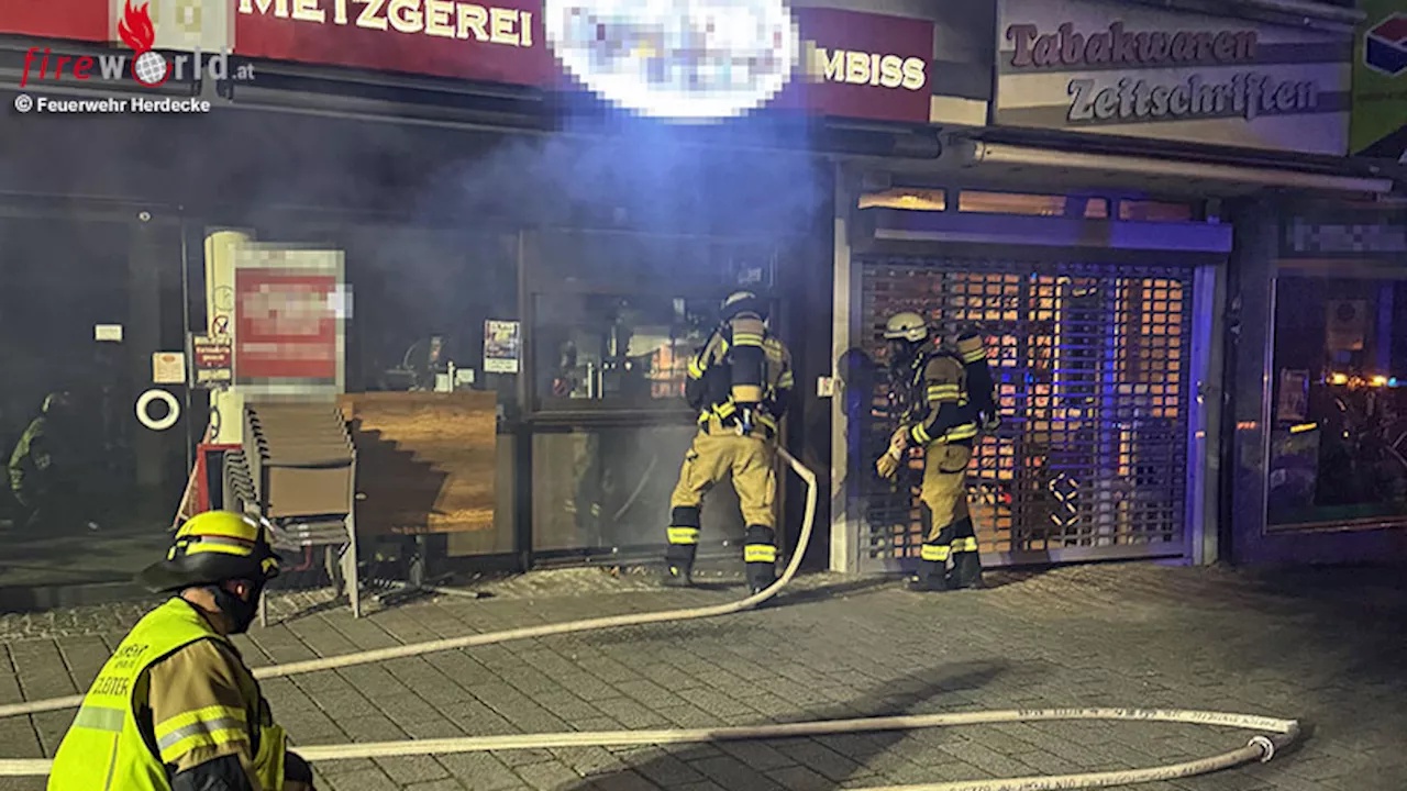 Feuer im Lichtschacht: Feuerwehr Herdecke verhindert Brand in Bäckerei