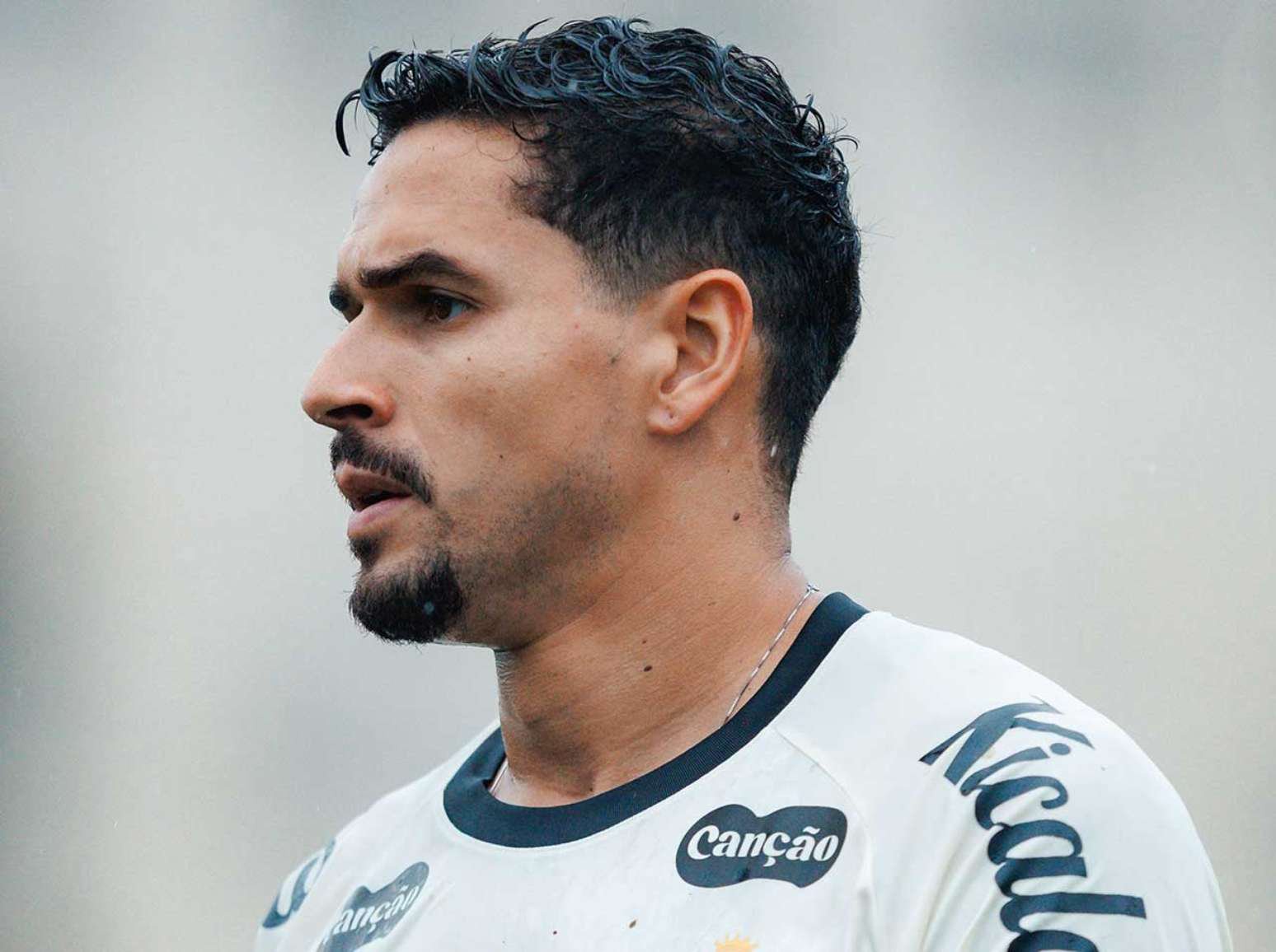 Lesão de Lucas Veríssimo  abriu lacuna na defesa do Santos –