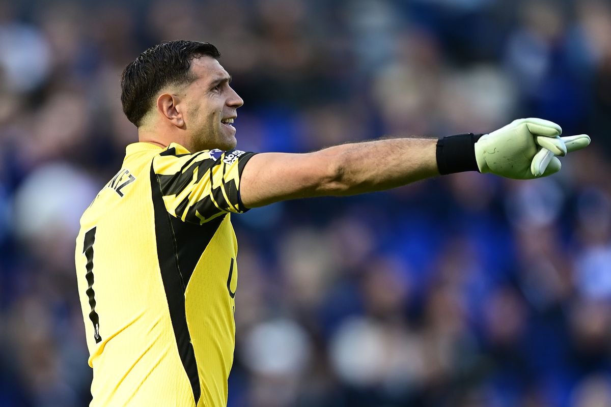 Chelsea's Emiliano Martinez during the Premier League 2026/27 match between Everton and Chelsea FC at Hill Dickinson Stadium. 