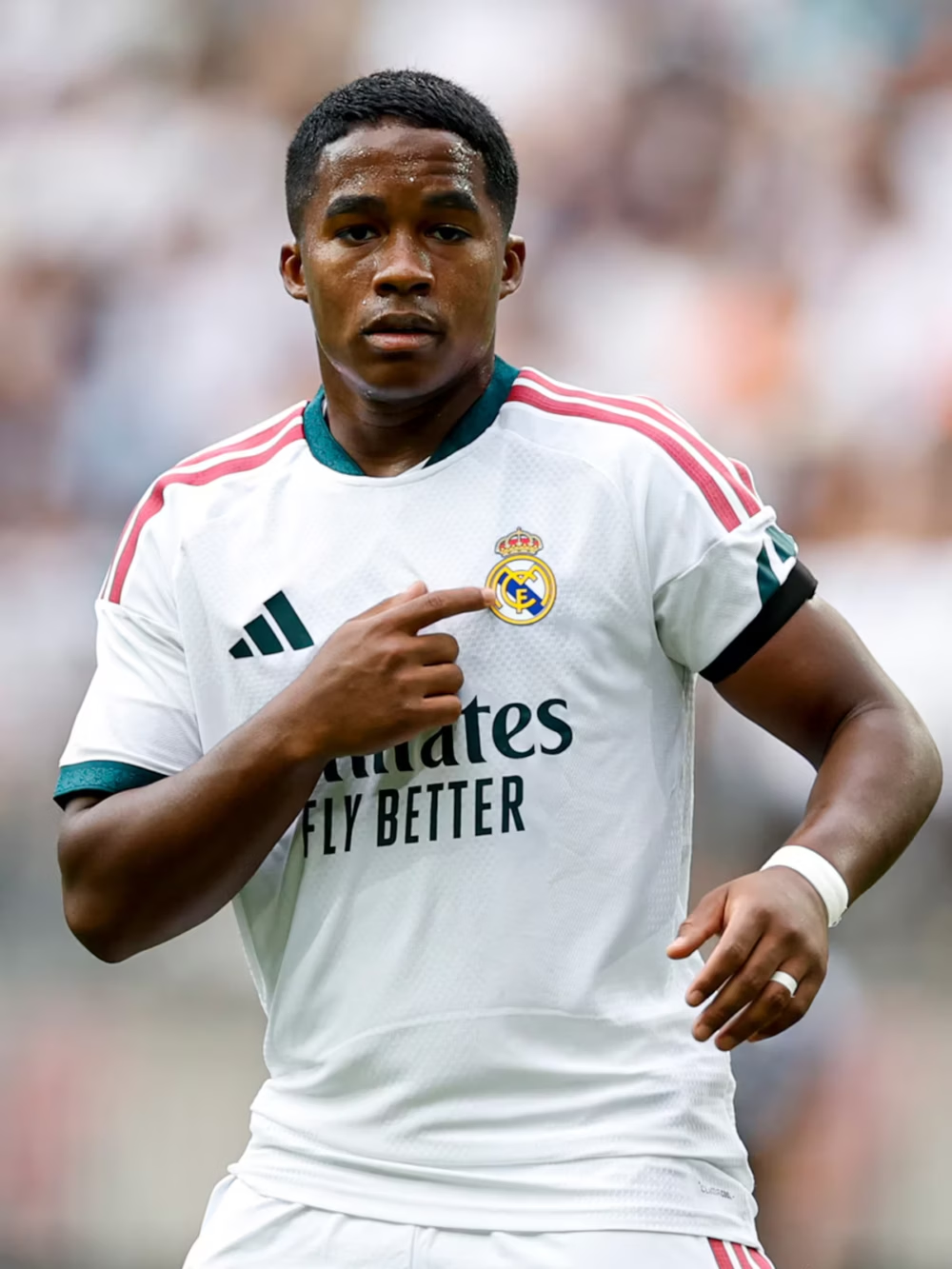 Endrick saiu do banco, marcou o gol de empate e ajudou o Real Madrid a virar sobre a Roma na Champions - (Foto: reprodução/Real Madrid)