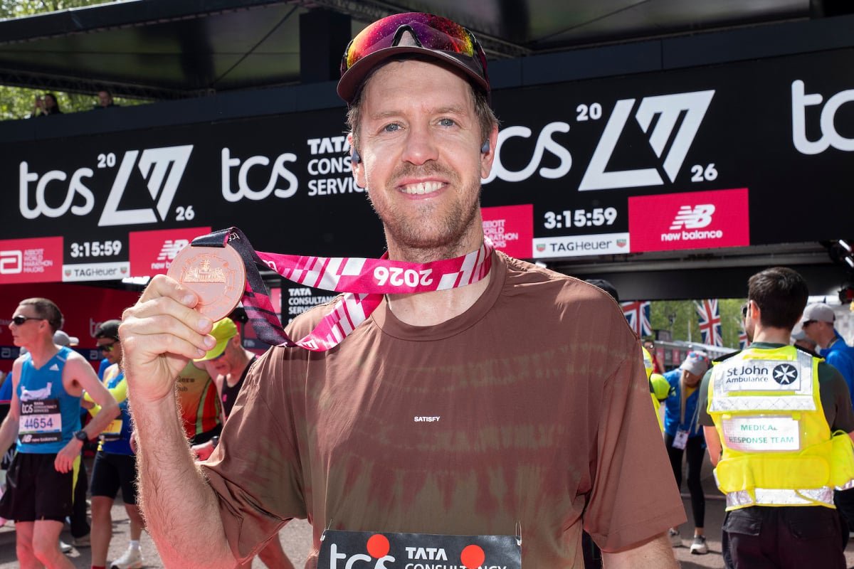 Sebastian Vettel celebrates after competing in the 2026 London Marathon — Photo: © TCS London Marathon