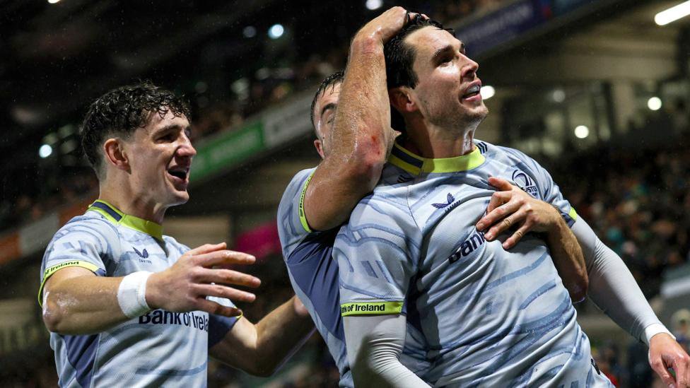 Joey Carbery celebrates scoring a try