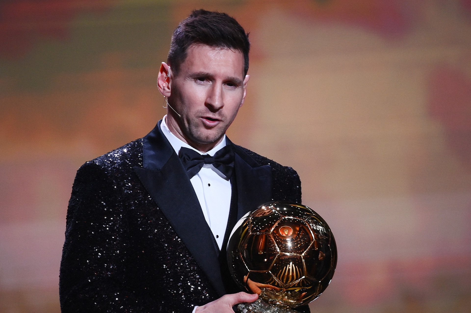 Messi ganhou sua sétima Bola de Ouro, igualando Pelé, em 2021; a cerimônia de 2020 foi cancelada devido à pandemia - AFP