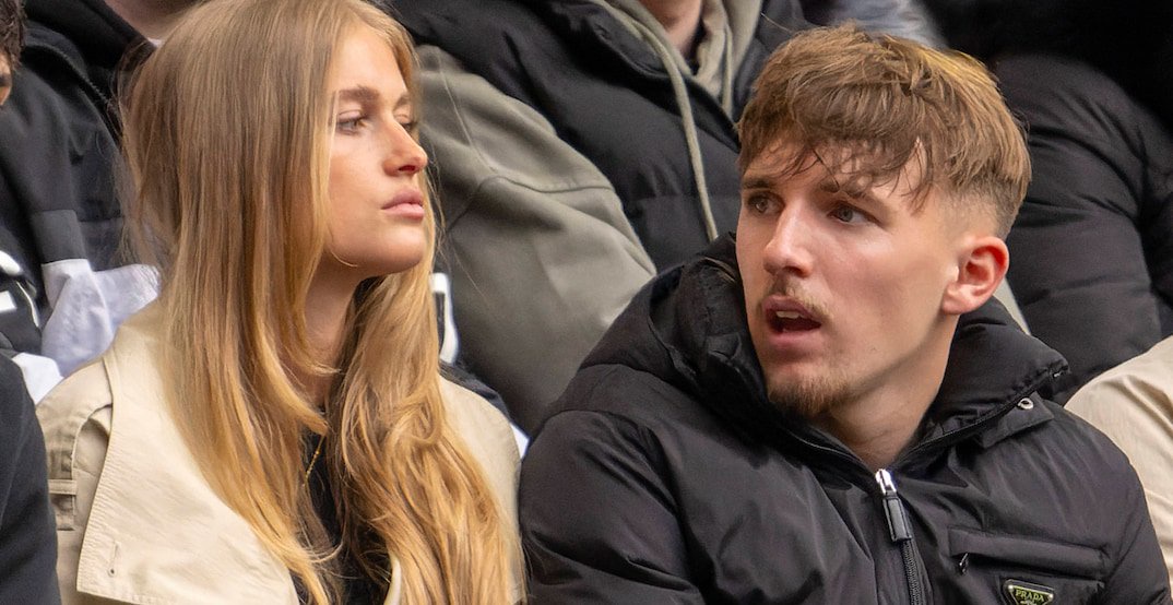 Lennart Karl mit seiner Partnerin Zoe Käppele im Stadion