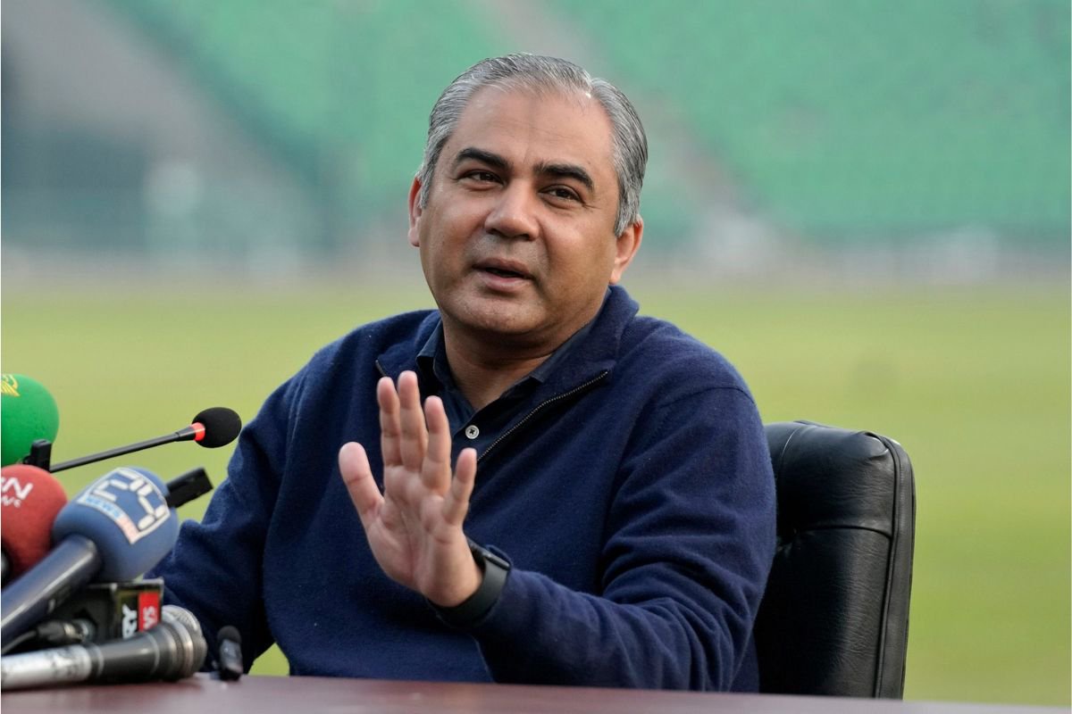 U19 एशिया कप की ट्रॉफी देने मोहसिन नकवी दुबई पहुंच गए हैं.