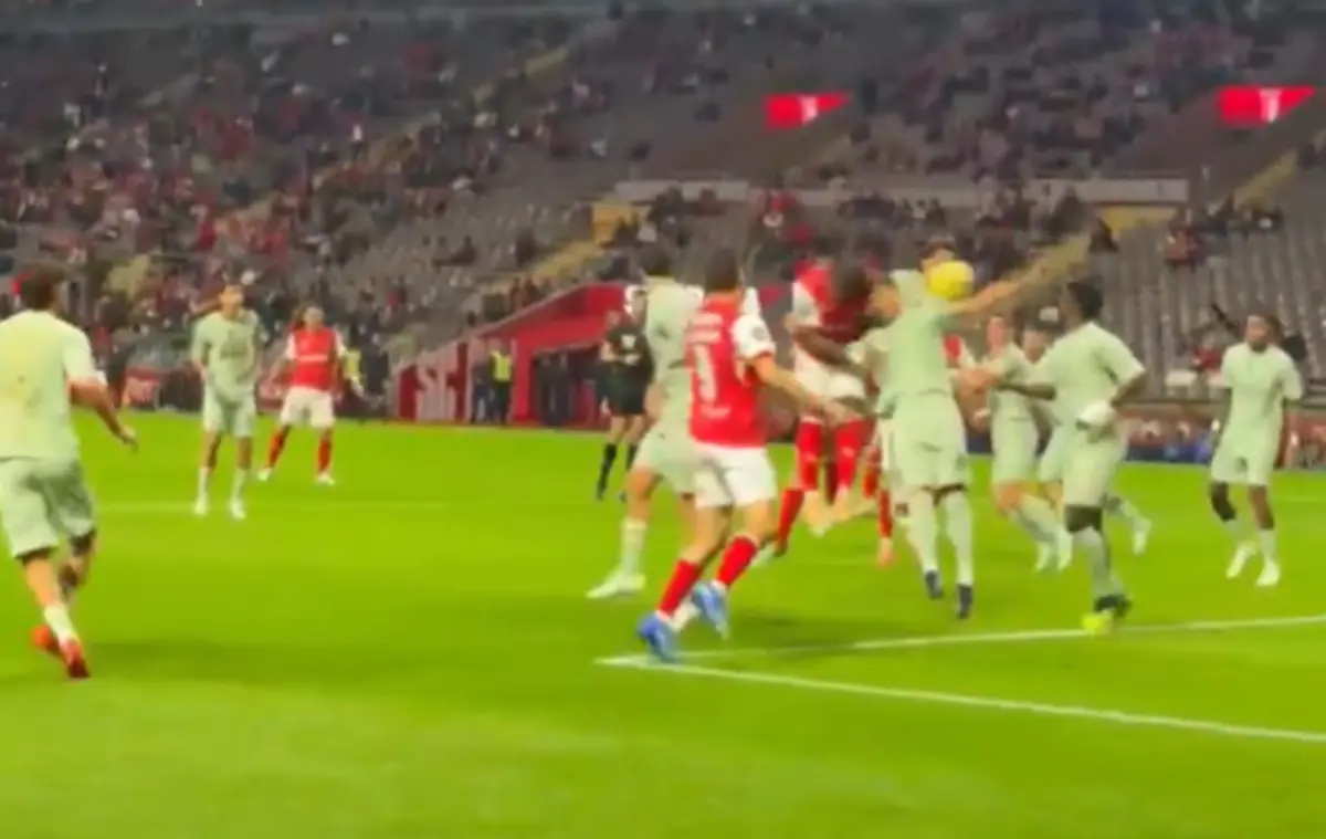 Imagem de contexto do artigo Braga queixa-se de penálti: "Faltou ajuda do VAR para assinalar o que o árbitro não conseguiu ver… mais uma vez"