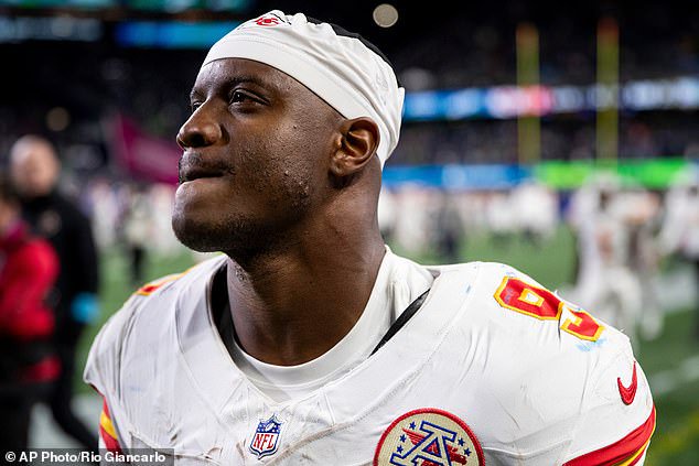 A frustrated Kenneth Walker III left without shaking hands with his ex-Seattle teammates