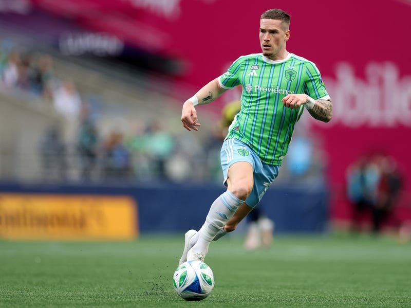 Former Rangers winger has been without a club since January after his Seattle Sounders exit.