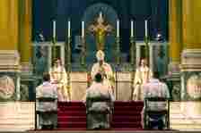 Puede ser una imagen de 6 personas, la Basílica del Santuario Nacional de la Inmaculada Concepción y texto