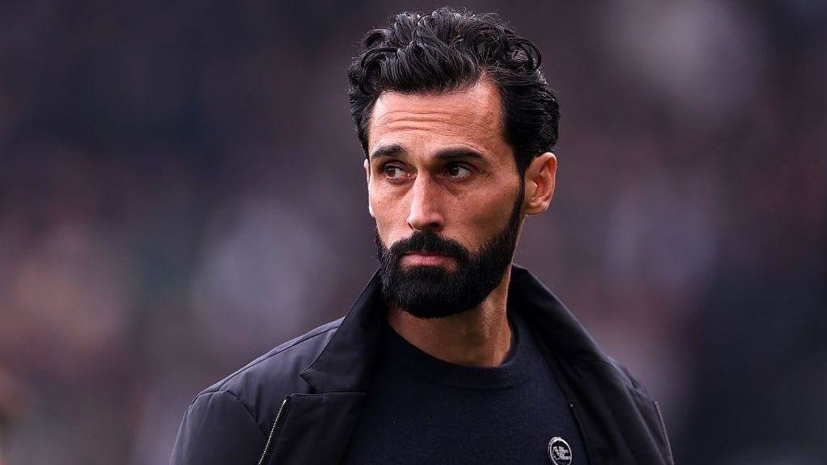 Alvaro Arbeloa looks on