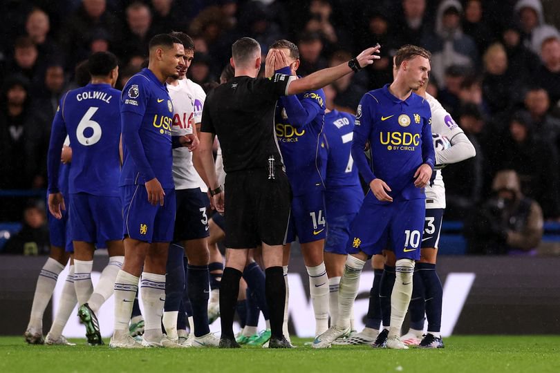 Cole Palmer being sent off in Chelsea's loss to Tottenham