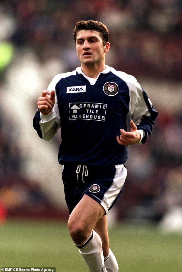 Former Dundee playmaker Giorgi Nemsadze has died at the age of 54